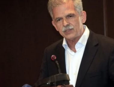 Κοινοβουλευτική συνεργασία Δανέλλη με ΣΥΡΙΖΑ: Υπέγραψε ερώτηση με έξι ΣΥΡΙΖΑίους βουλευτές